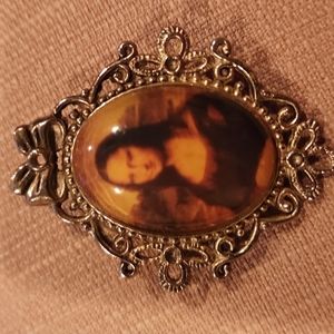 Vintage Mona Lisa Brooch